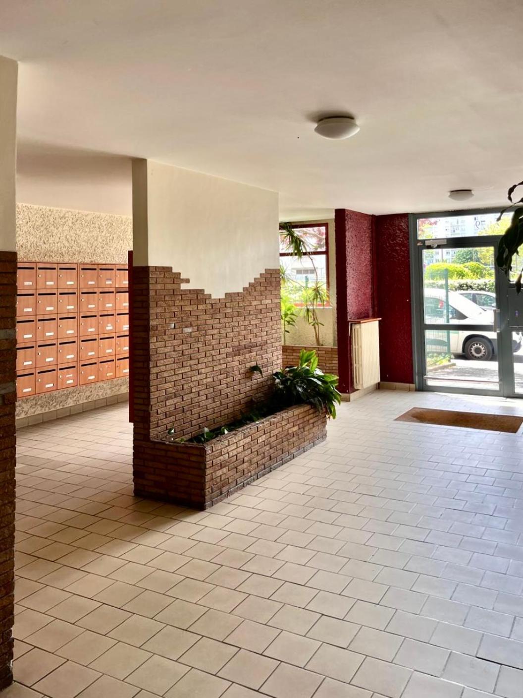 Apparemment Spacieux T5 Lyon Exterior foto